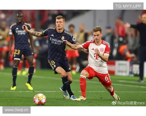 基米希与克罗斯在中场传控形成分散驱动趋势